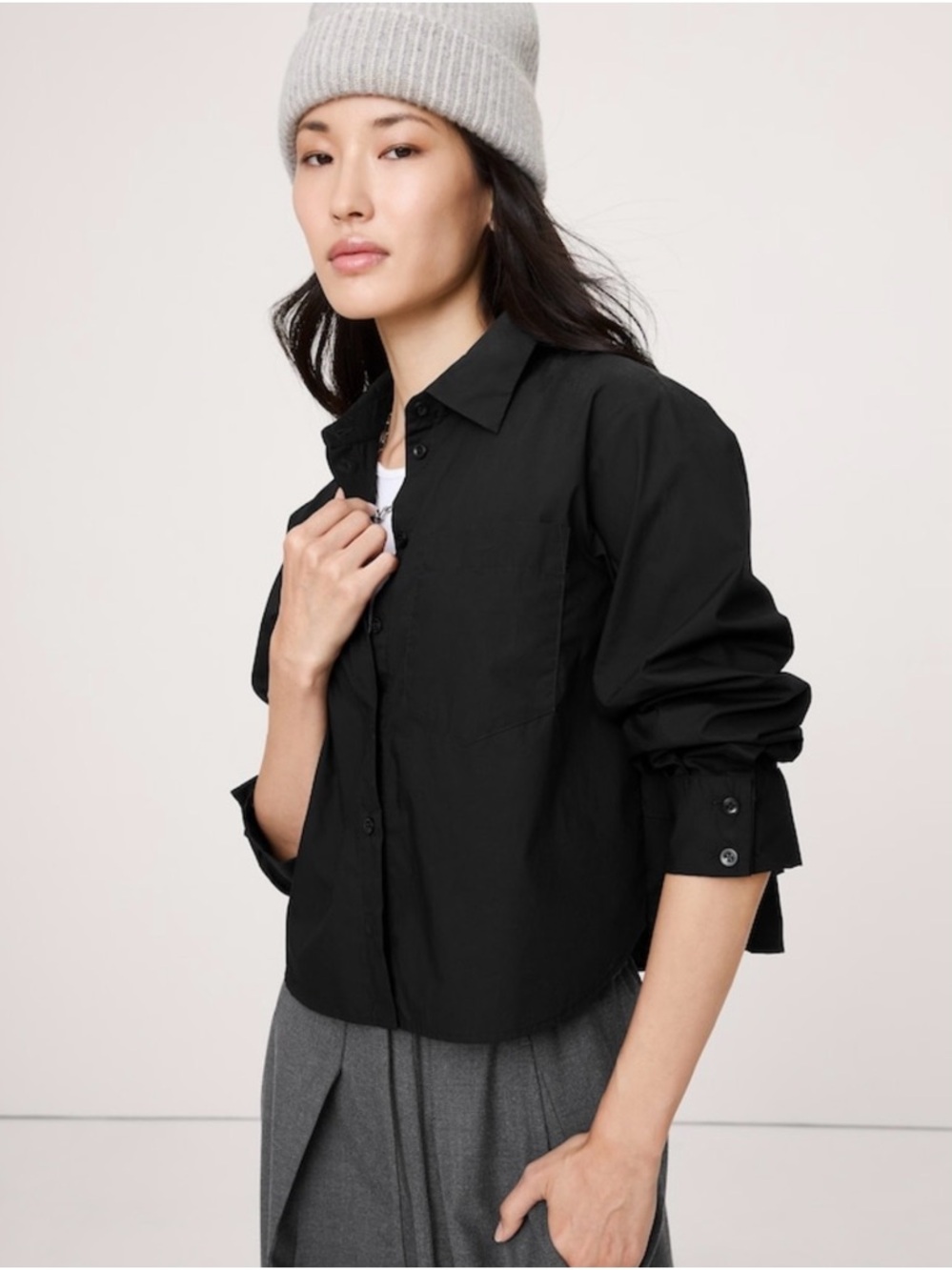 Like new Banana Republic Boxy Cotton Poplin Shirt in black. Size S.